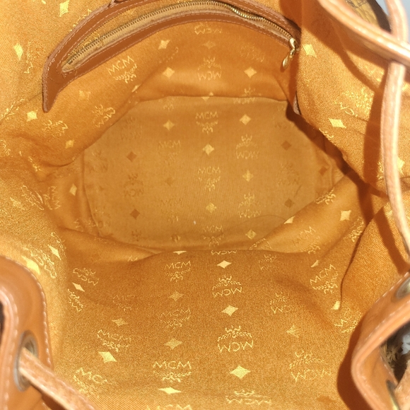 MCM Made in Germany Bucket Bag - Picture 9 of 10